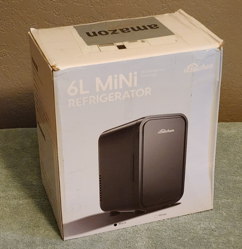 Portable can fridge - 8-can,
